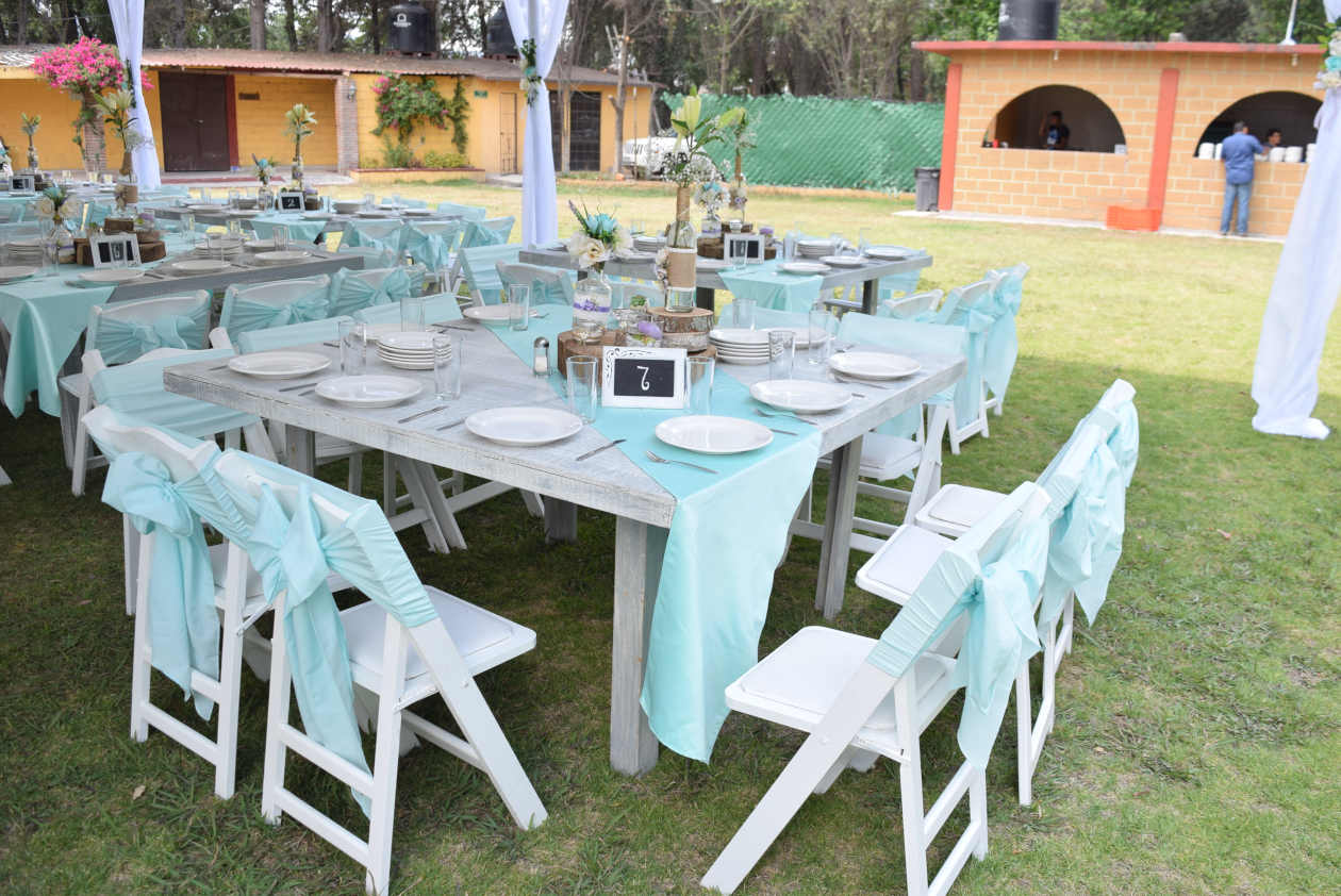 Renta de mobiliario – Jardín de Eventos Camelot
